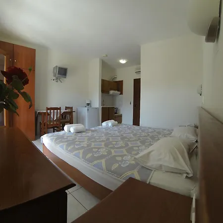 Argo Aparthotel *